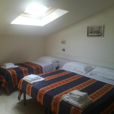 Hotel Derna Βιαρέτζιο Εξωτερικό φωτογραφία